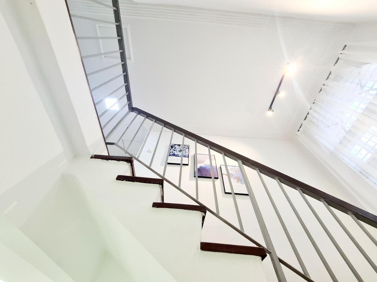 527 Beachhouse L 5 Bedroom With Swimming Pool - 3Min Walk To The Beach Tanjung Bungah  Exterior foto